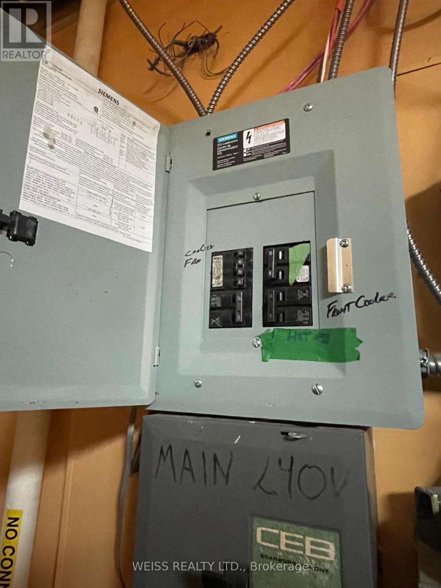 2950 Jane Street, Toronto, Ontario  M3N 3A4 - Photo 7 - W12513394