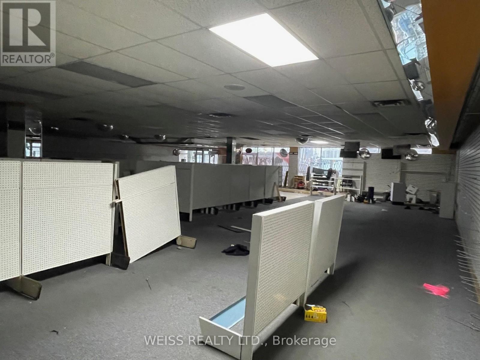 2950 Jane Street, Toronto, Ontario  M3N 3A4 - Photo 8 - W12513394