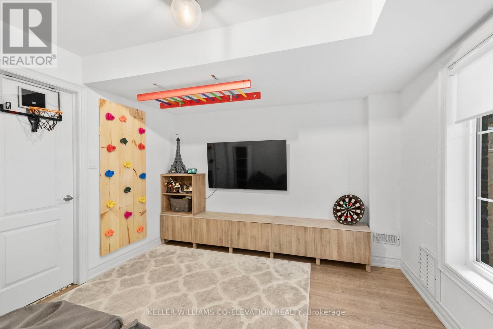 70 Dryden Way, Toronto, Ontario  M9R 0B2 - Photo 28 - W12513412