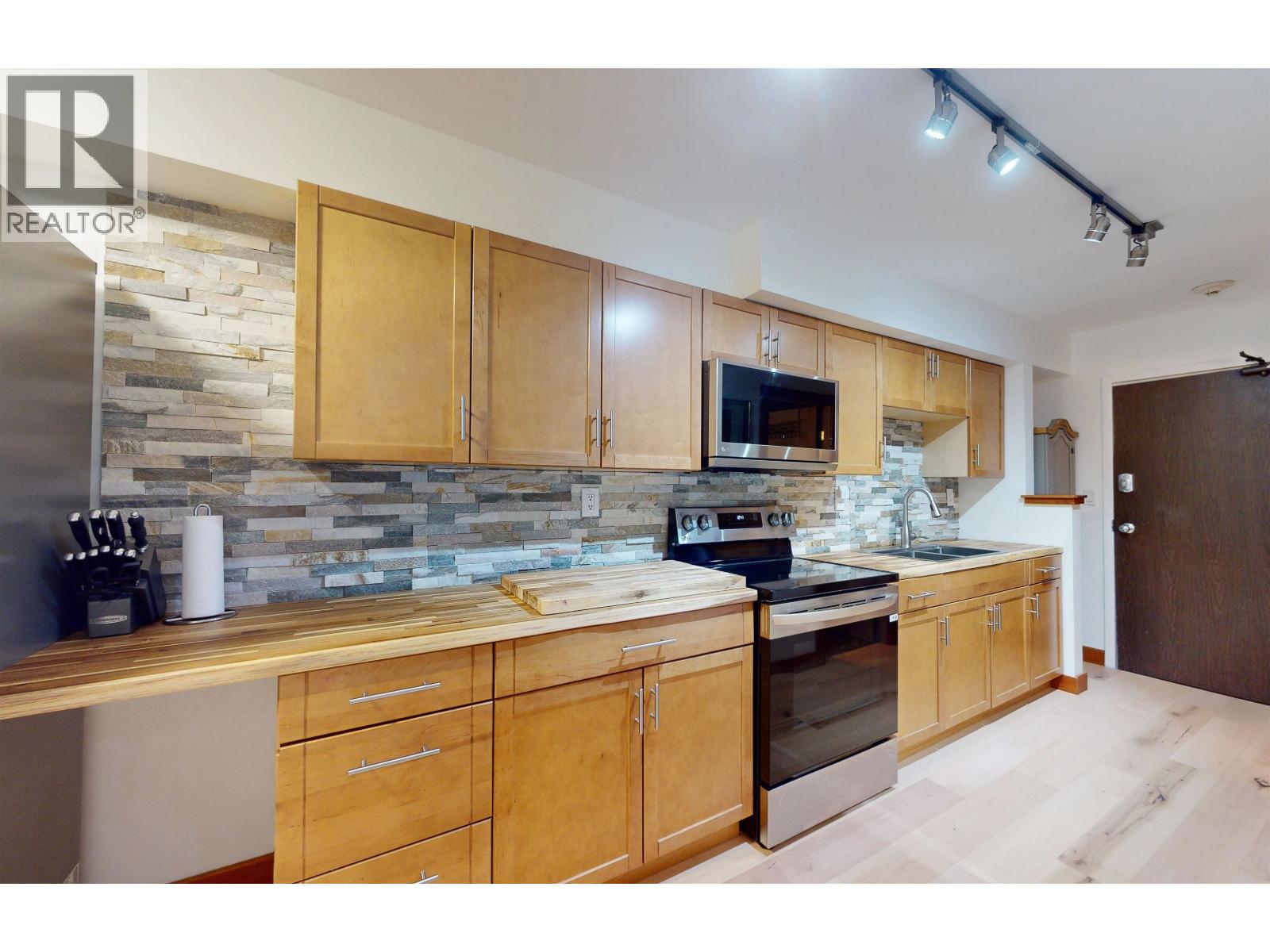 301 2021 Karen Crescent, Whistler, British Columbia  V8E 0H1 - Photo 5 - R3064980