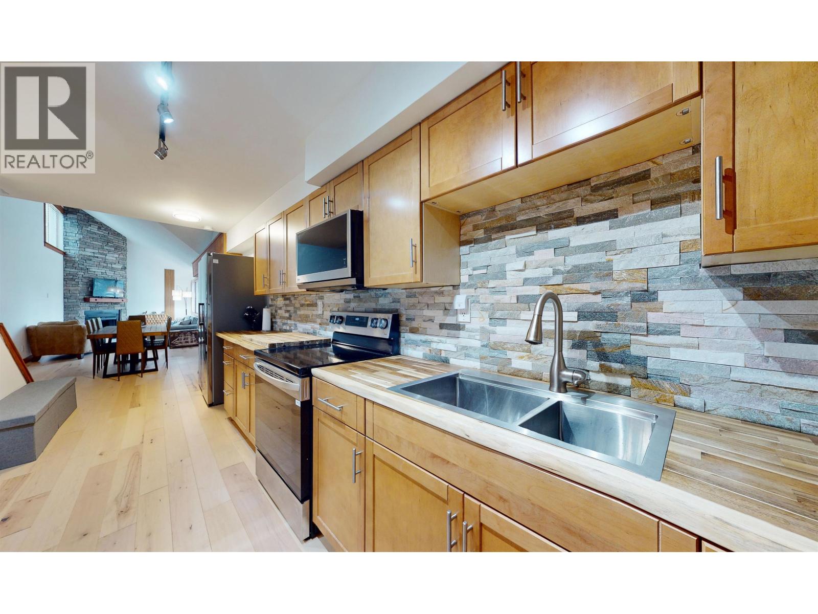 301 2021 Karen Crescent, Whistler, British Columbia  V8E 0H1 - Photo 6 - R3064980