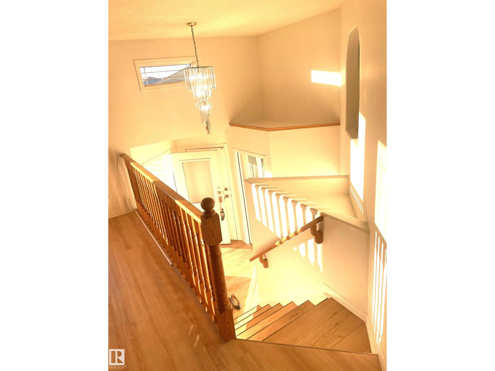 1043 Jones Cr Nw, Edmonton, Alberta  T6L 6Y2 - Photo 2 - E4464797