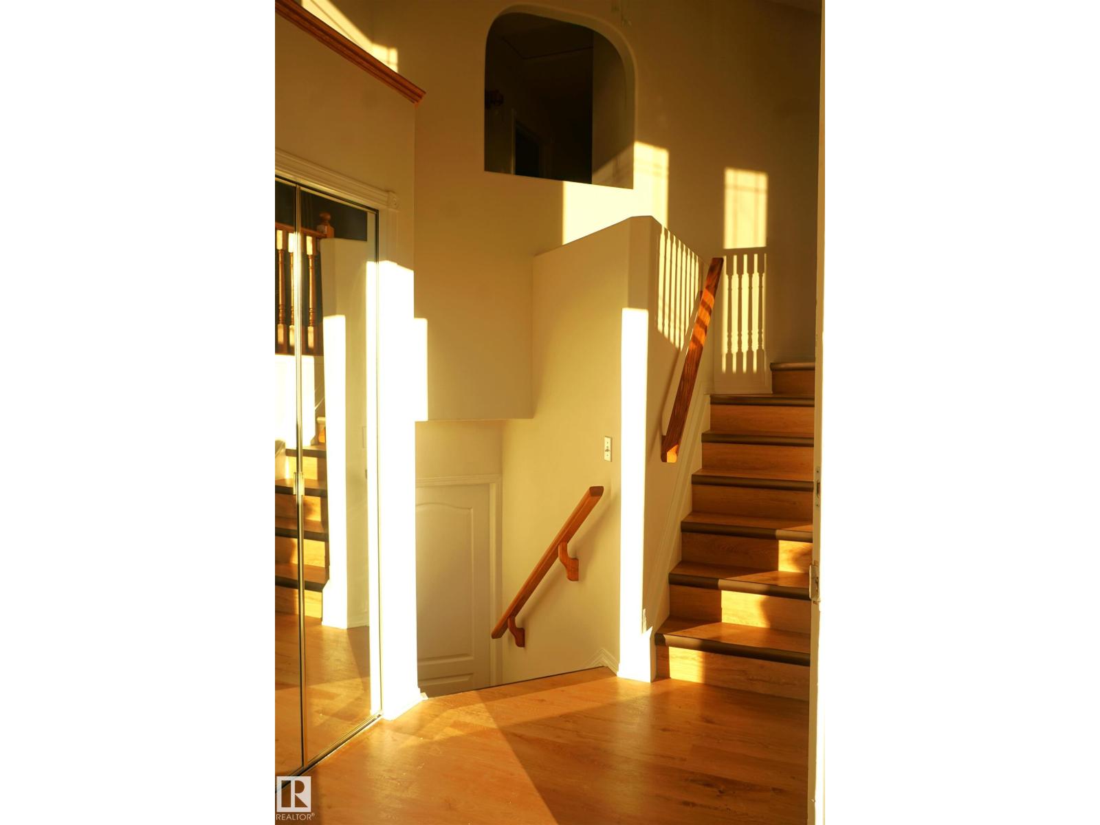 1043 Jones Cr Nw, Edmonton, Alberta  T6L 6Y2 - Photo 3 - E4464797