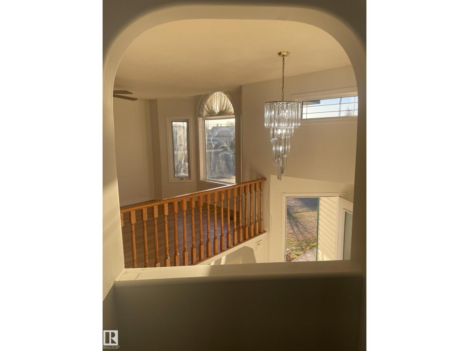 1043 Jones Cr Nw, Edmonton, Alberta  T6L 6Y2 - Photo 4 - E4464797