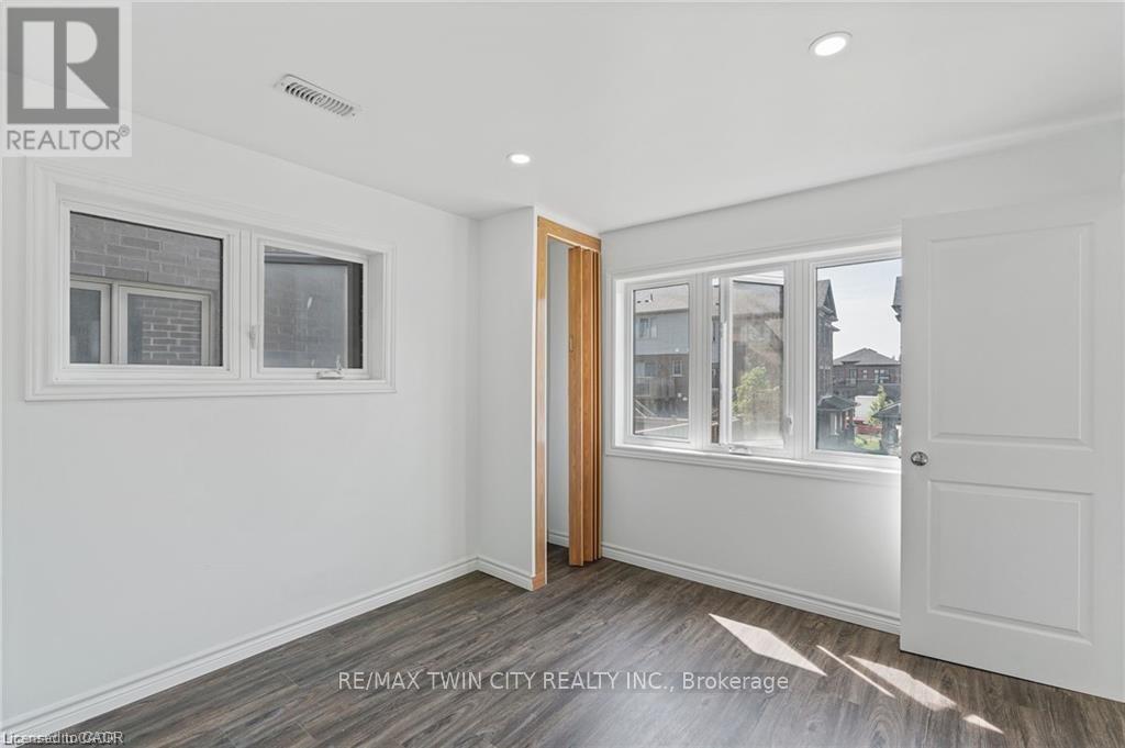 34 Sportsman Hill Street, Kitchener, Ontario  N2P 0J3 - Photo 11 - X12513174