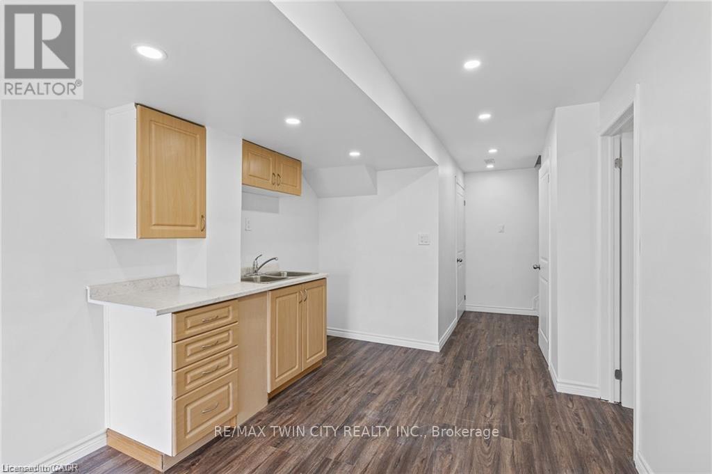 34 Sportsman Hill Street, Kitchener, Ontario  N2P 0J3 - Photo 13 - X12513174