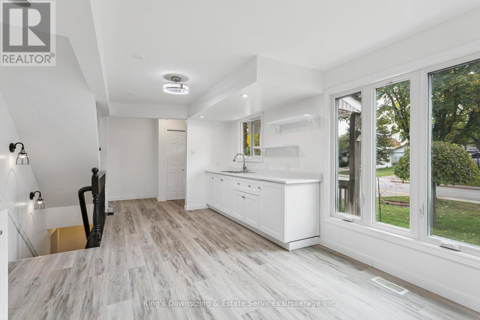 142 Lynbrook Drive, Hamilton, Ontario  L9C 2K9 - Photo 10 - X12513192