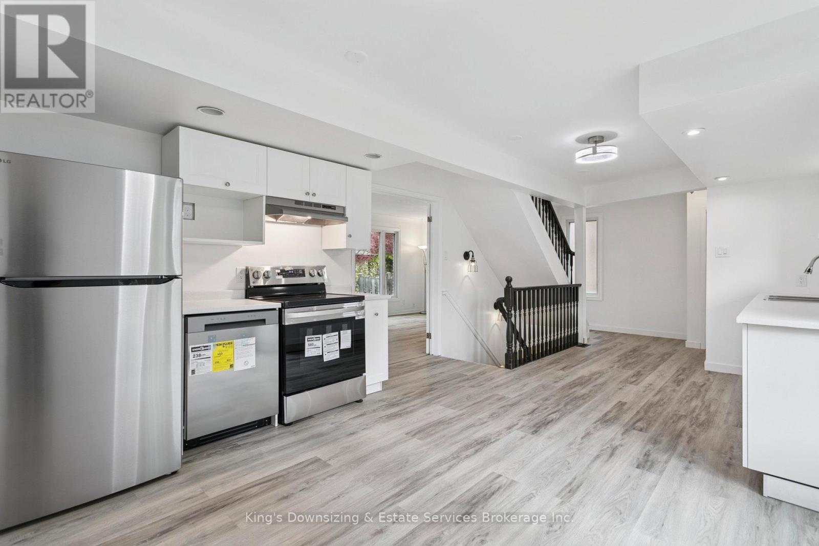 142 Lynbrook Drive, Hamilton, Ontario  L9C 2K9 - Photo 11 - X12513192