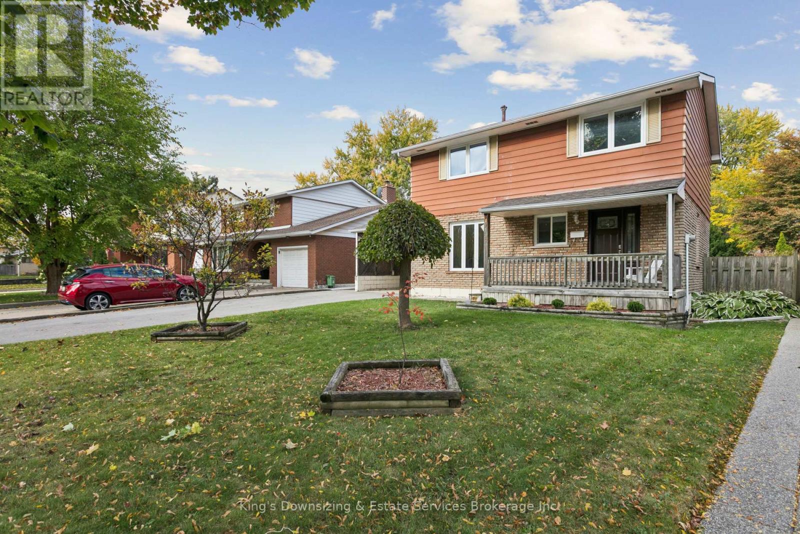 142 Lynbrook Drive, Hamilton, Ontario  L9C 2K9 - Photo 3 - X12513192