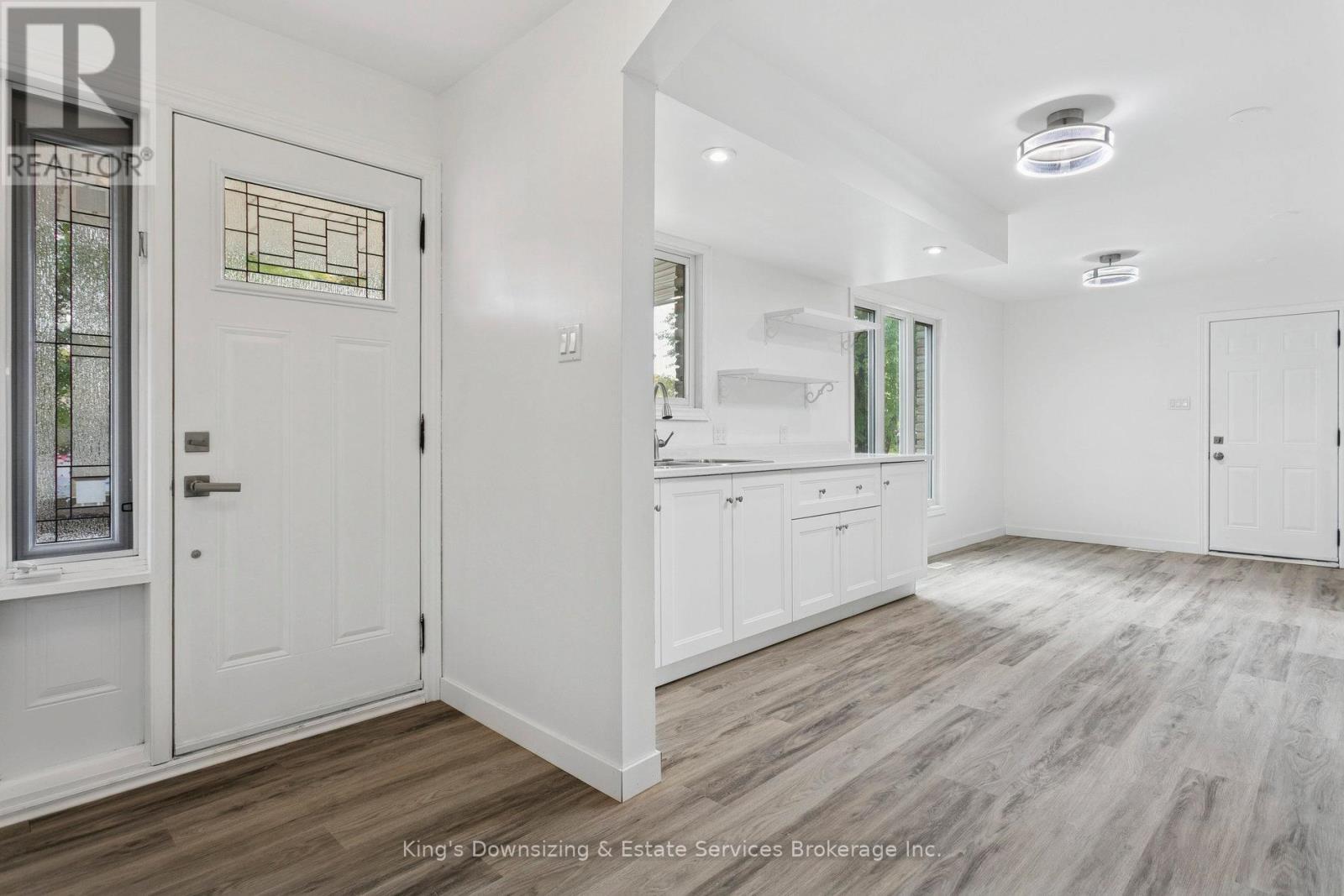 142 Lynbrook Drive, Hamilton, Ontario  L9C 2K9 - Photo 6 - X12513192