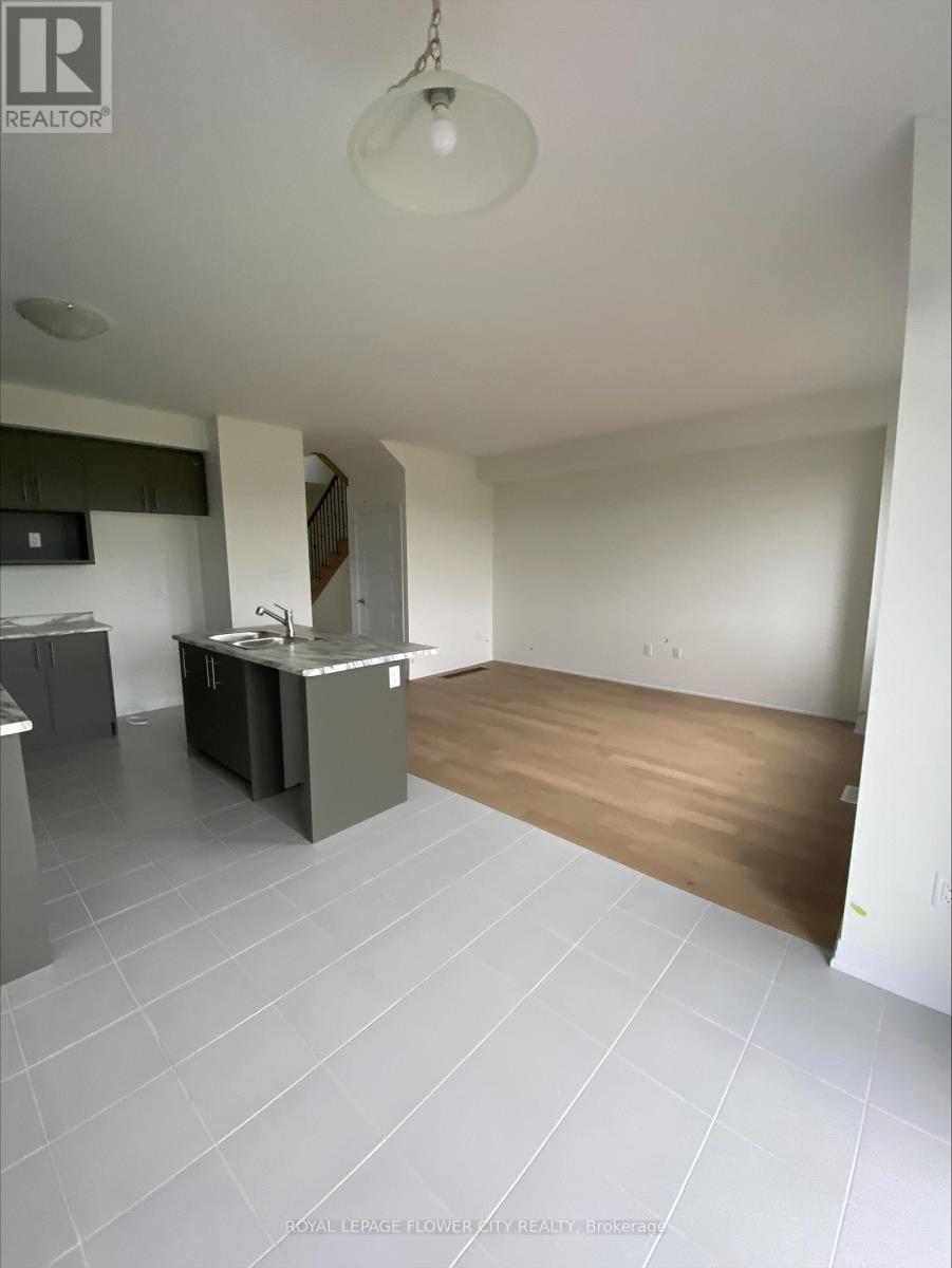 19 Velvet Way, Thorold, Ontario  L2V 0B7 - Photo 6 - X12513242