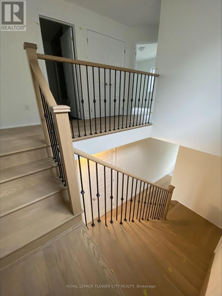 19 Velvet Way, Thorold, Ontario  L2V 0B7 - Photo 7 - X12513242