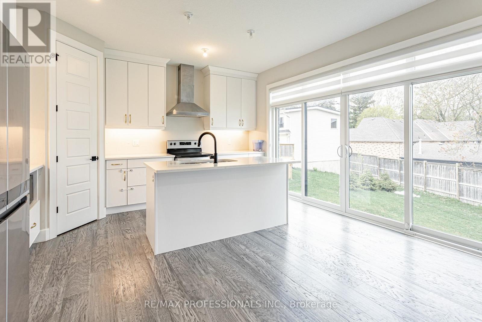 3328 Oriole Drive, London South, Ontario  N6M 0K1 - Photo 10 - X12513410