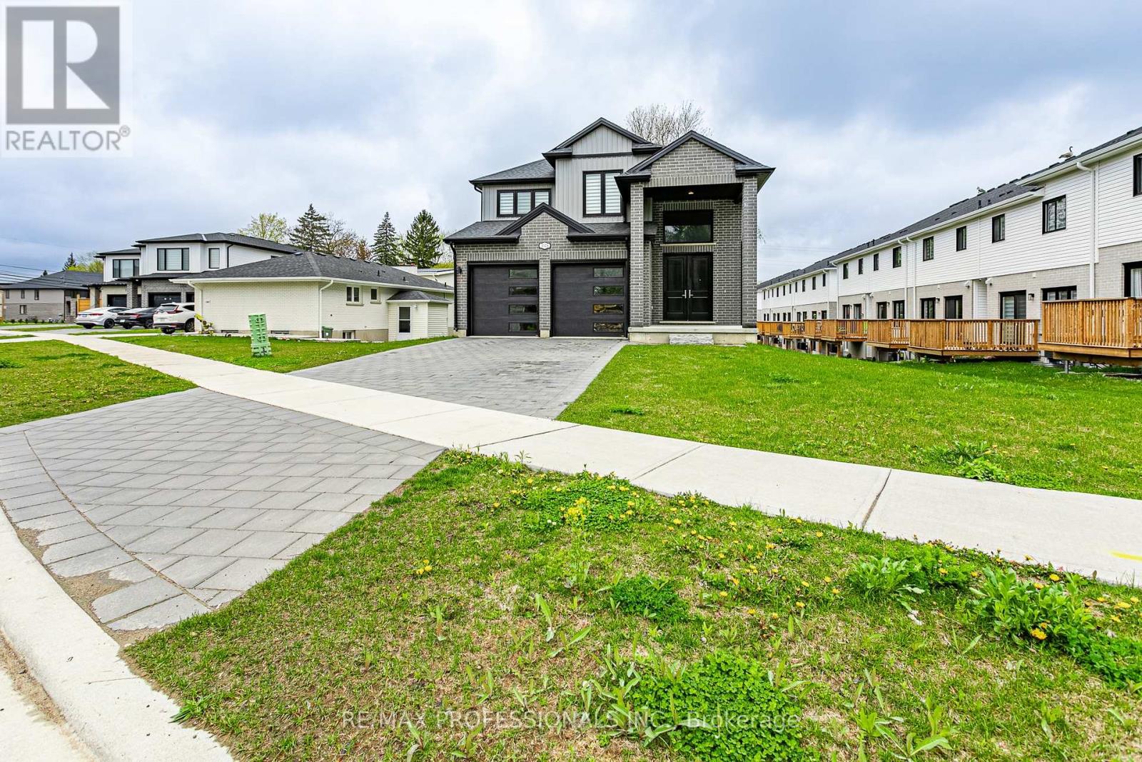 3328 Oriole Drive, London South, Ontario  N6M 0K1 - Photo 3 - X12513410