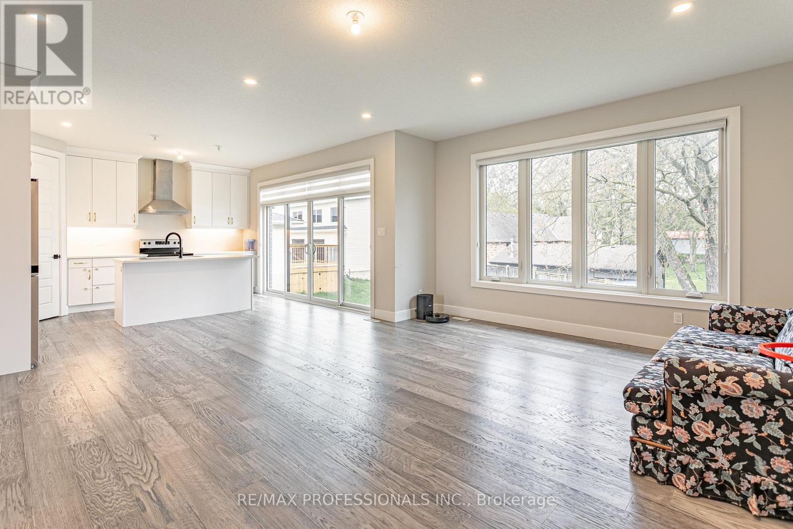 3328 Oriole Drive, London South, Ontario  N6M 0K1 - Photo 7 - X12513410