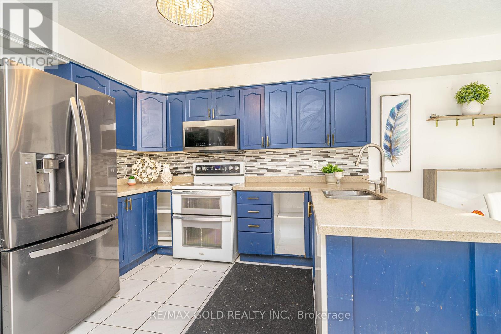 317 Bankside Drive, Kitchener, Ontario  N2N 3K2 - Photo 11 - X12513414