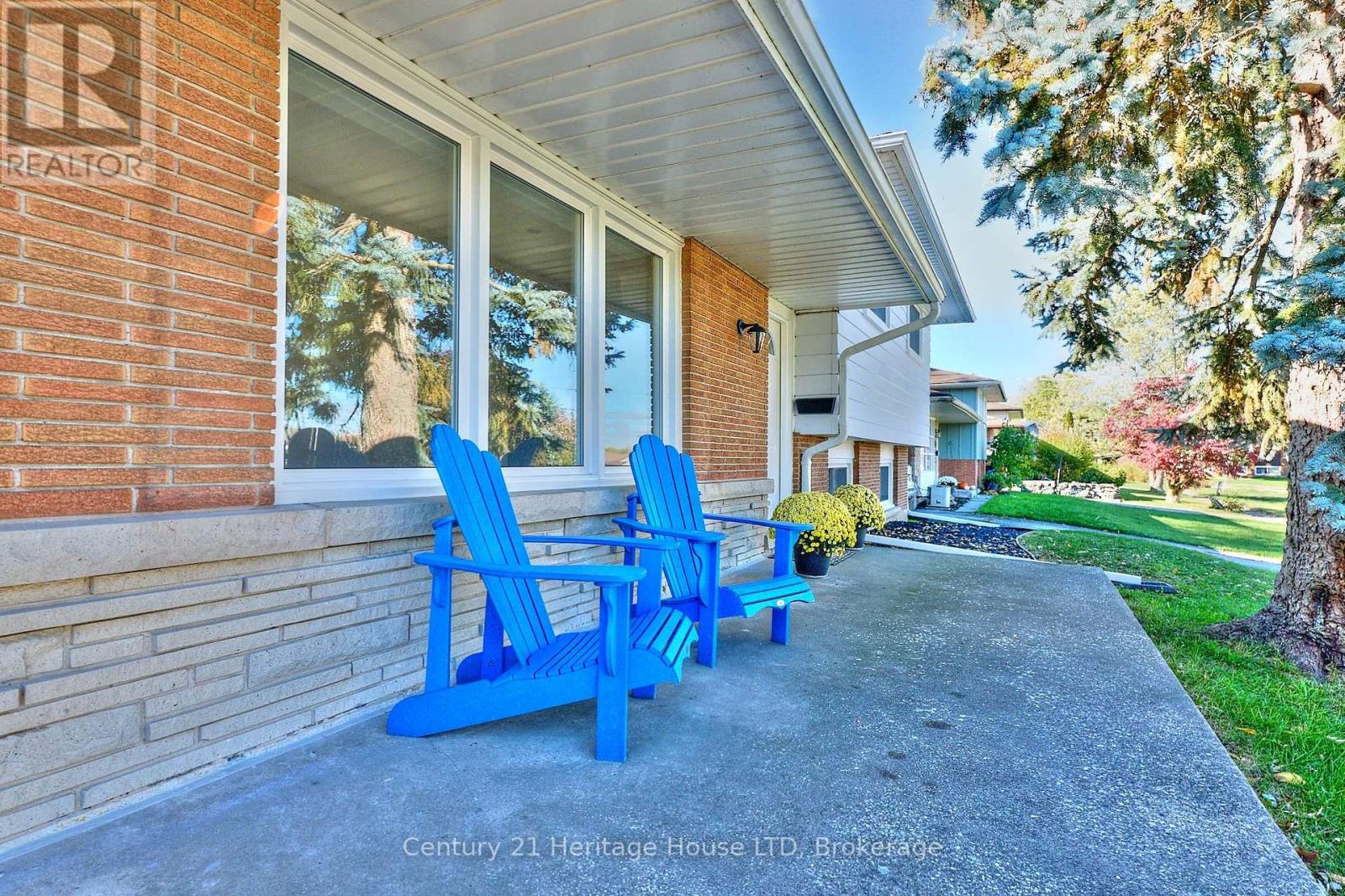 148 Champlain Drive, Fort Erie, Ontario  L2A 1Z8 - Photo 3 - X12513452