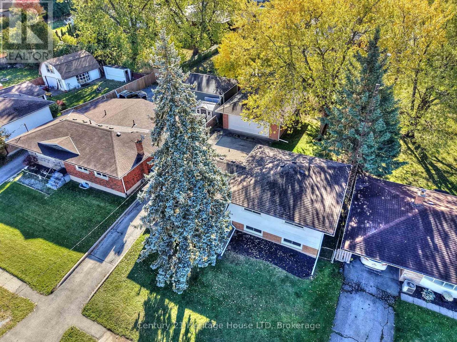 148 Champlain Drive, Fort Erie, Ontario  L2A 1Z8 - Photo 38 - X12513452