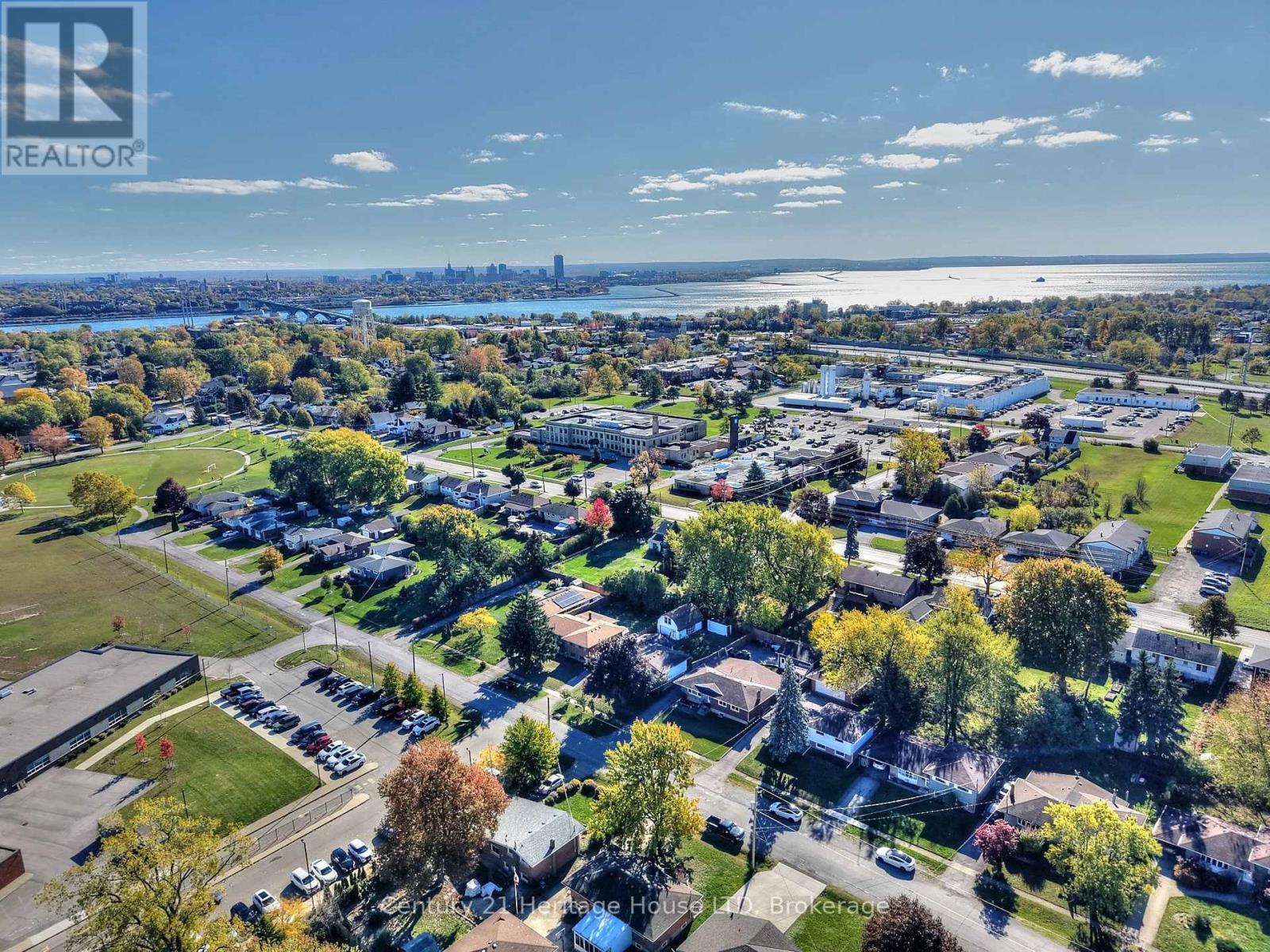 148 Champlain Drive, Fort Erie, Ontario  L2A 1Z8 - Photo 42 - X12513452