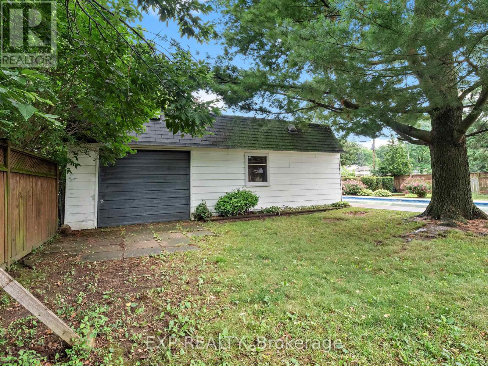 6711 Mcmicking Street, Niagara Falls, Ontario L2J 1X5 - Photo 31 - X12513518