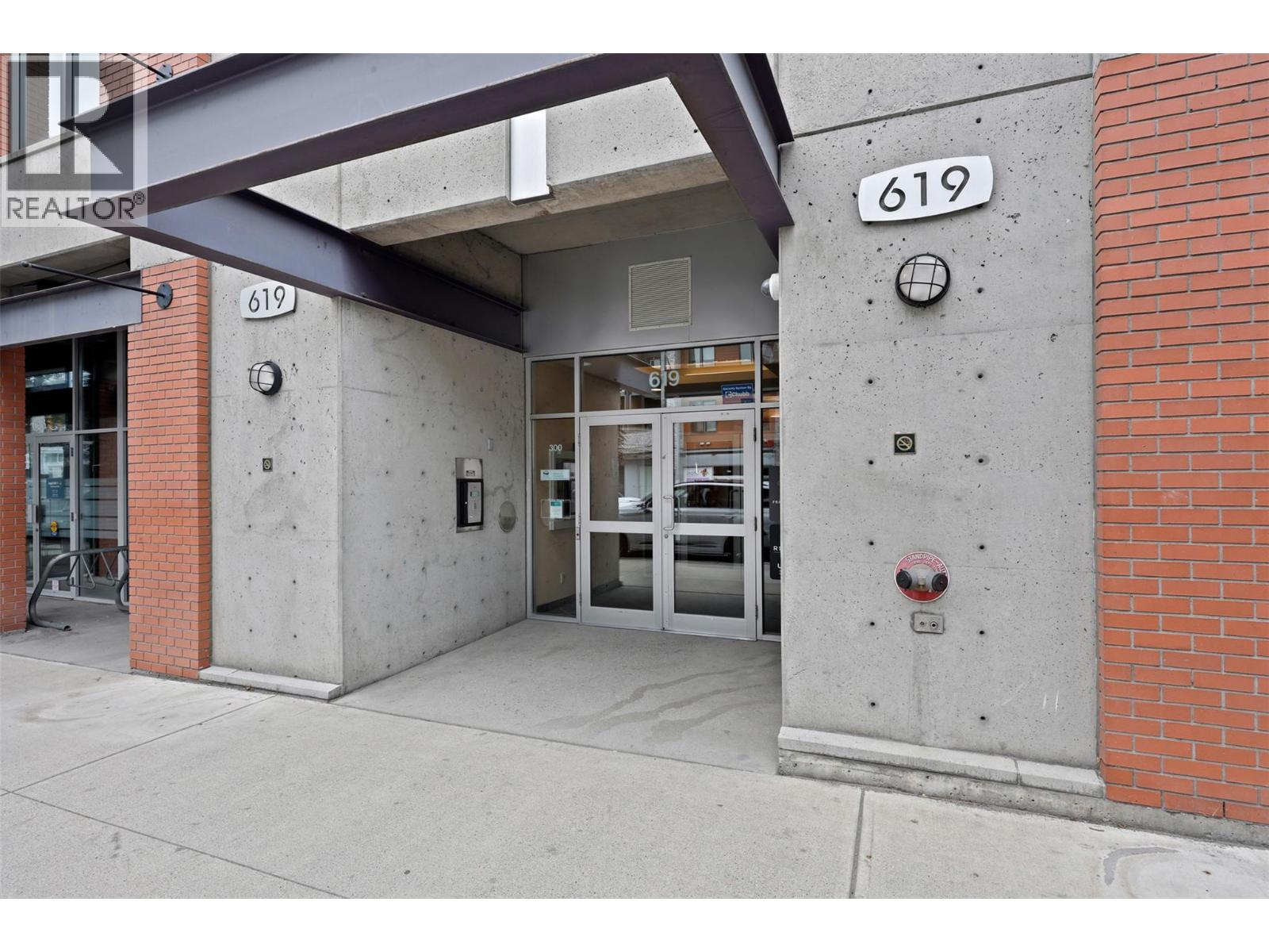 619 Victoria Street Unit# 702, Kamloops, British Columbia  V2C 6W7 - Photo 2 - 10367644