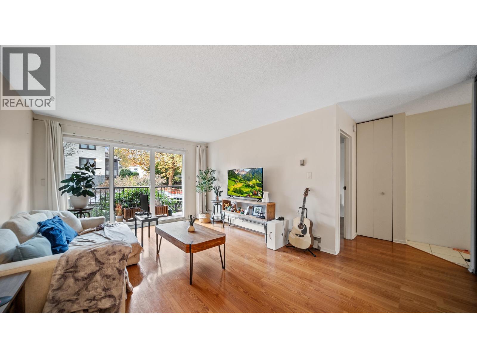 229 2033 Triumph Street, Vancouver, British Columbia V5L 4X3 - Photo 3 - R3065048