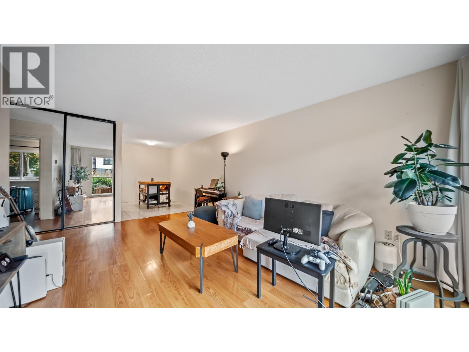 229 2033 Triumph Street, Vancouver, British Columbia V5L 4X3 - Photo 7 - R3065048