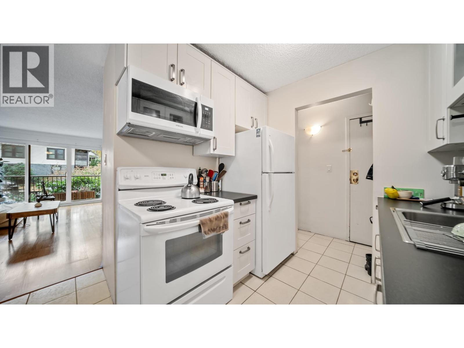 229 2033 Triumph Street, Vancouver, British Columbia V5L 4X3 - Photo 8 - R3065048