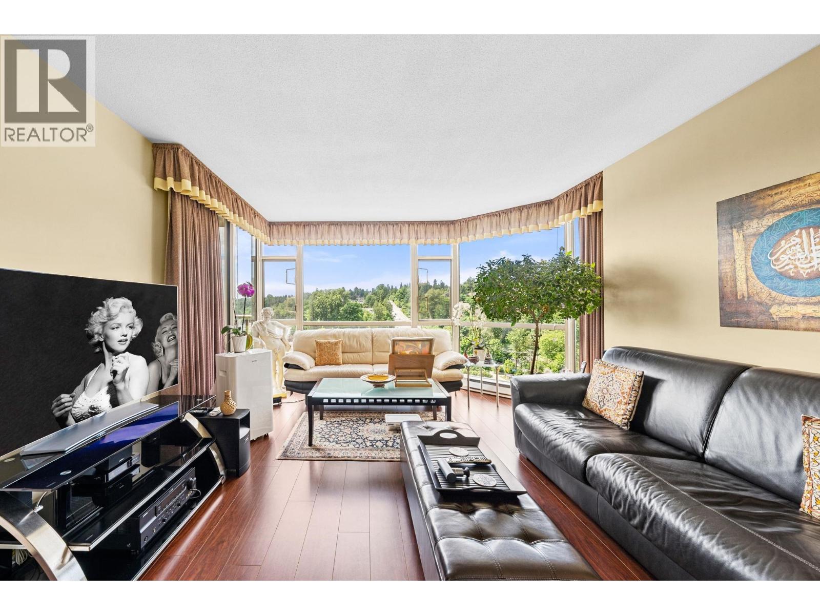 1106 1327 E KEITH ROAD, North Vancouver, British Columbia