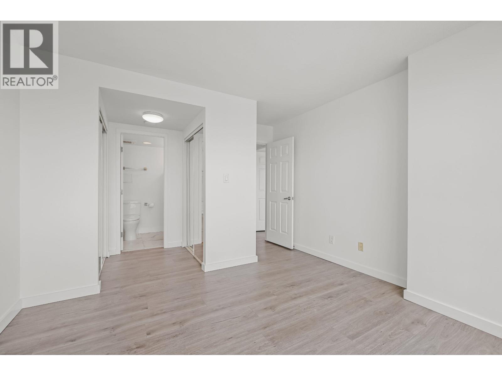 2305 9603 Manchester Drive, Burnaby, British Columbia V3N 4Y7 - Photo 10 - R3065068