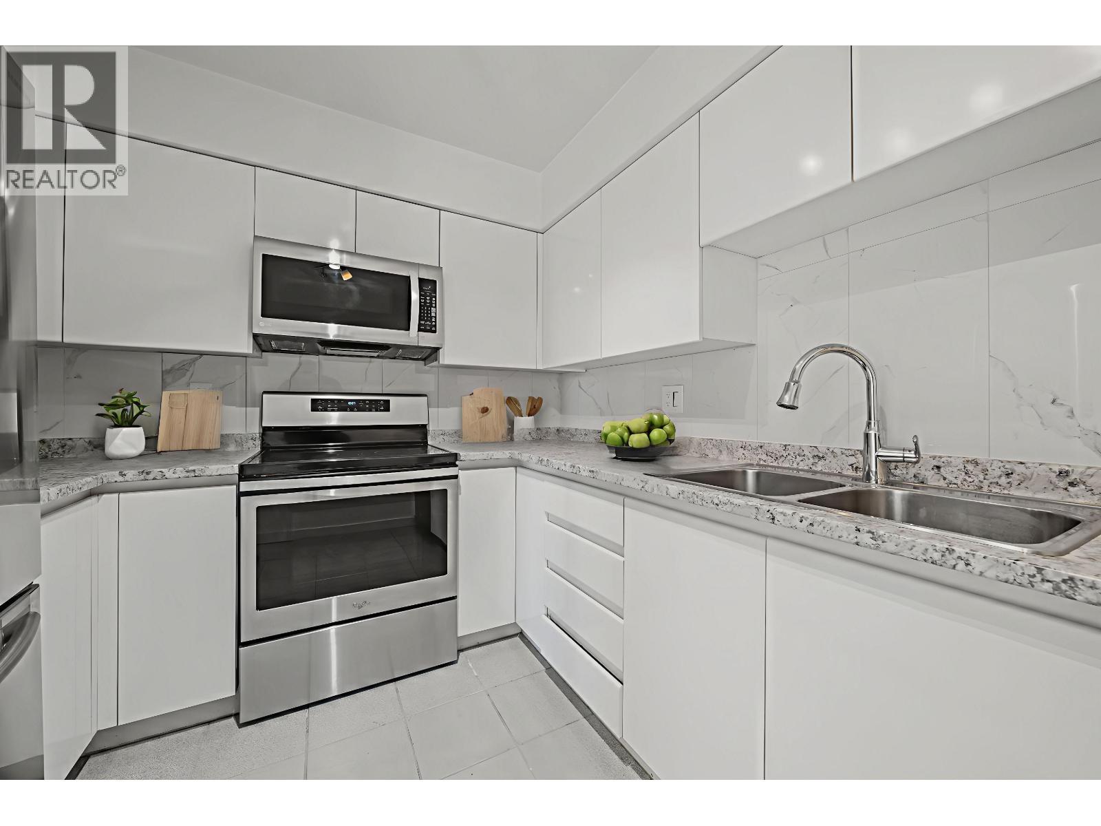 2305 9603 Manchester Drive, Burnaby, British Columbia V3N 4Y7 - Photo 7 - R3065068