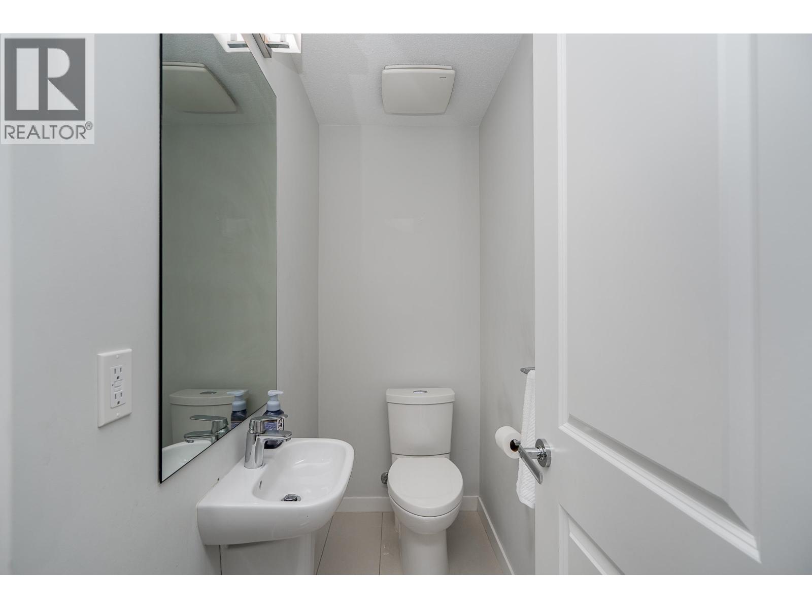 140 3500 Burke Village Promenade, Coquitlam, British Columbia V3E 0N2 - Photo 14 - R3065081