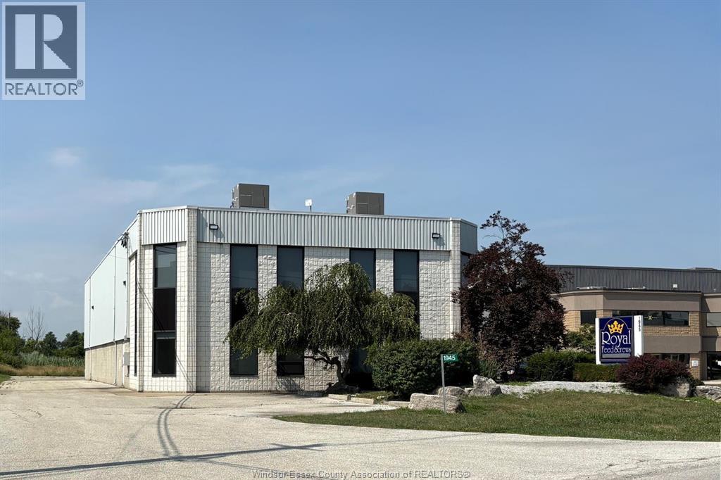 1945 Blackacre Drive, Tecumseh, Ontario N0R 1L0 - Photo 1 - 25027968