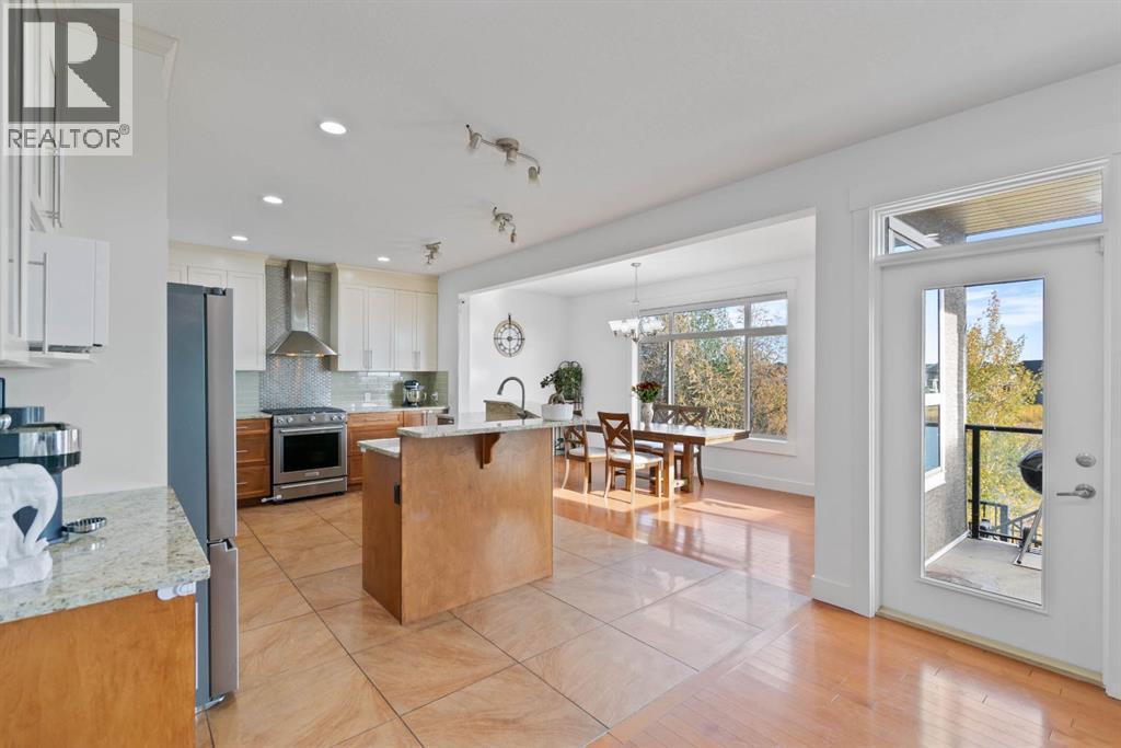 332 kinniburgh Boulevard, Chestermere, Alberta