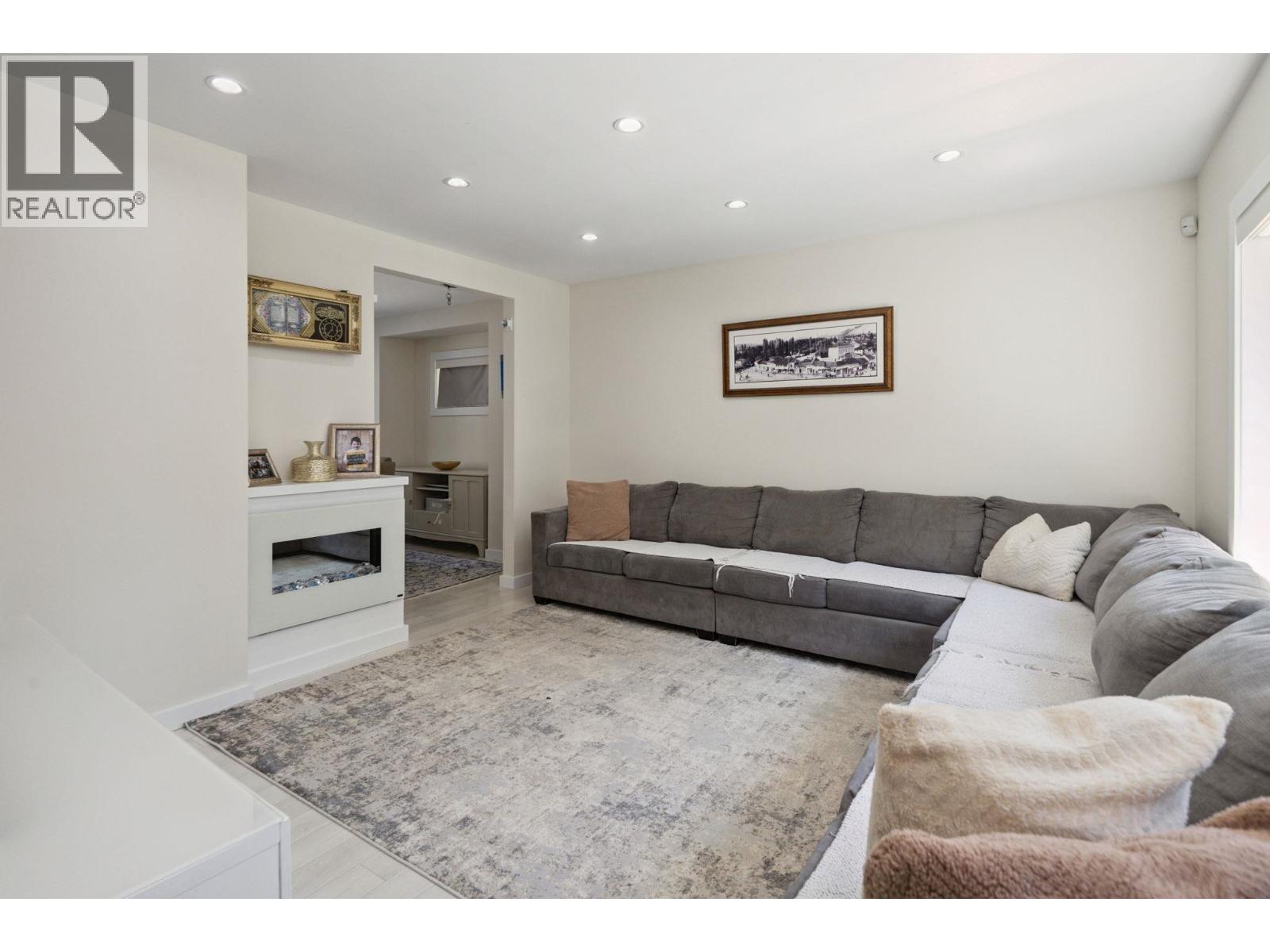 413 Seventh Avenue, New Westminster, British Columbia  V3L 1W6 - Photo 7 - R3065055