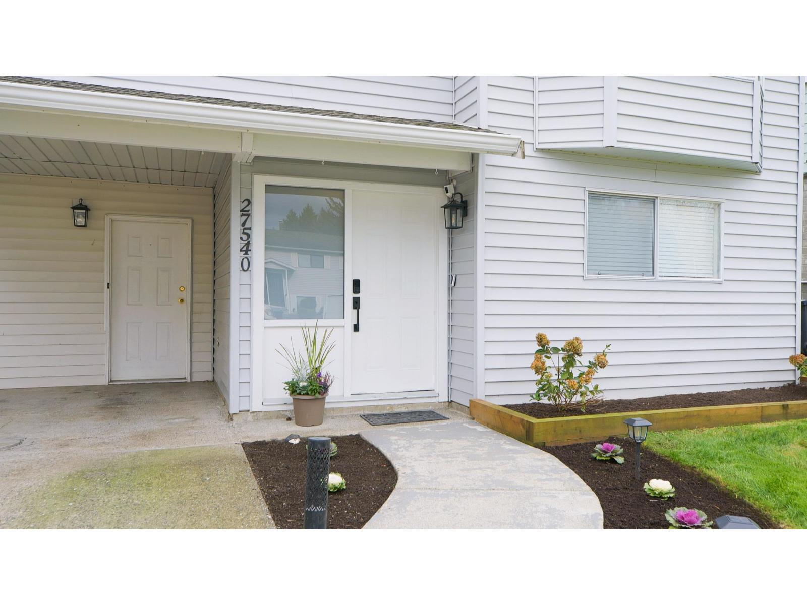 27540 31b Avenue, Langley, British Columbia  V4W 3L3 - Photo 2 - R3064432