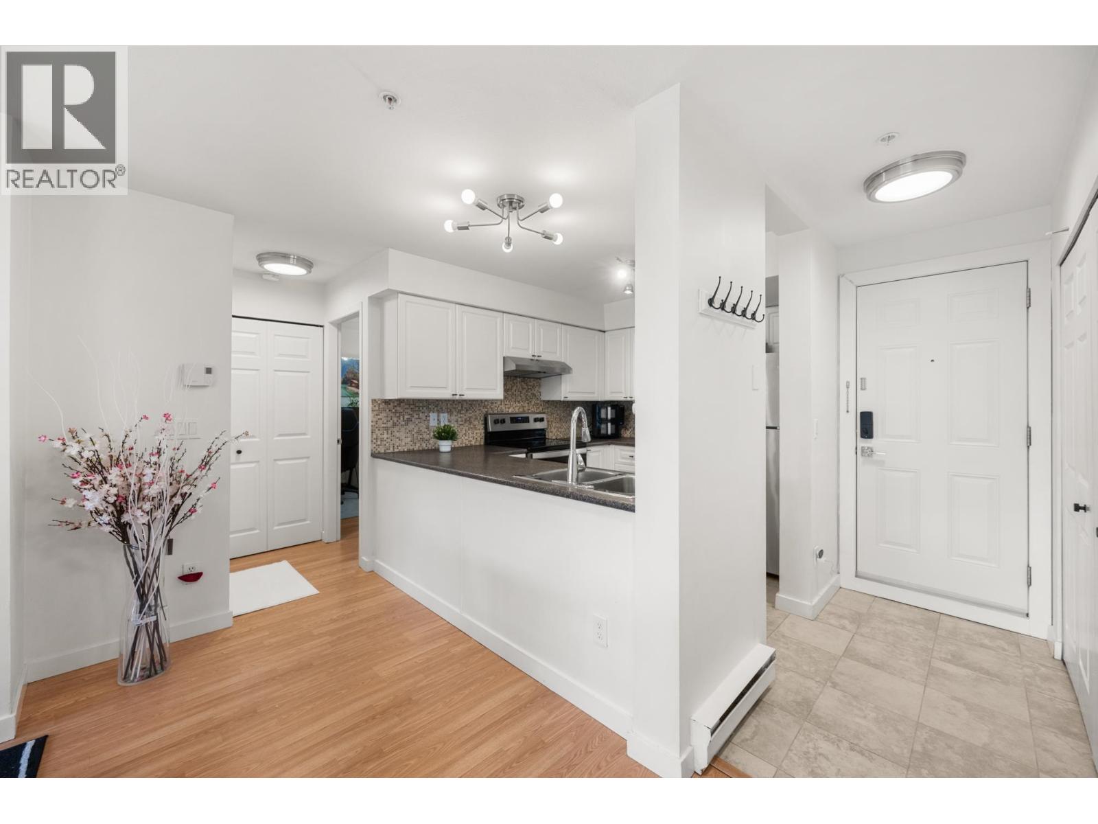 106 1570 Prairie Avenue, Port Coquitlam, British Columbia V3B 1T4 - Photo 2 - R3064417