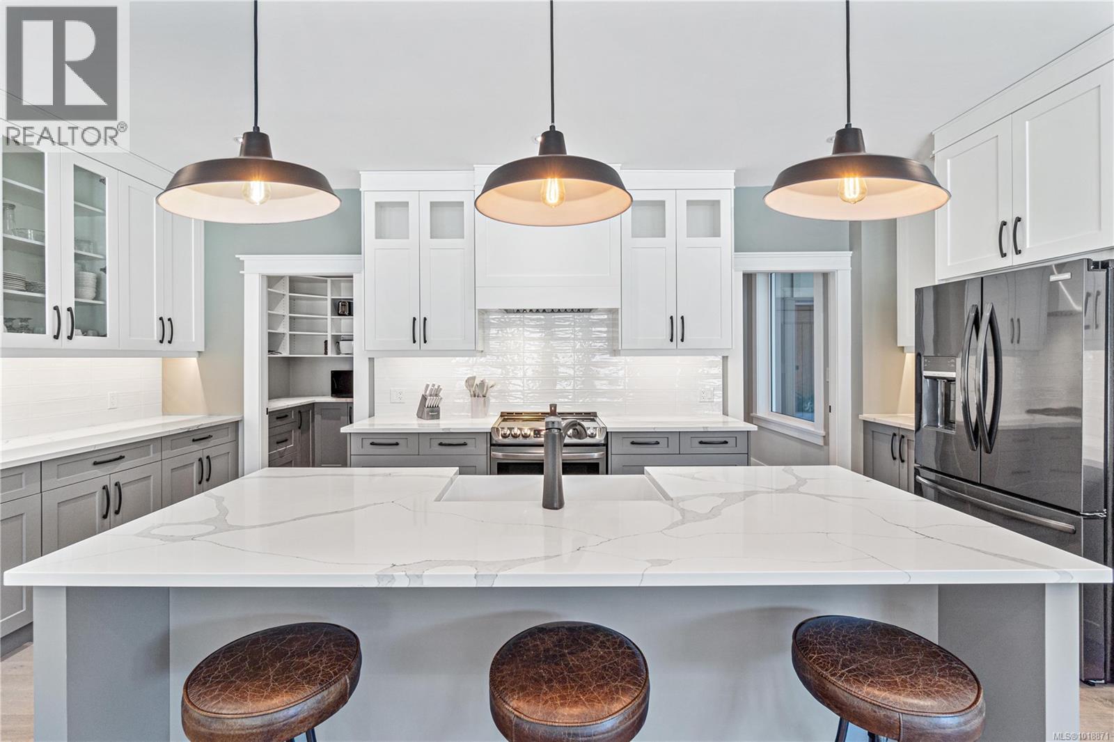 1227 Burbank Rd, Qualicum Beach, British Columbia