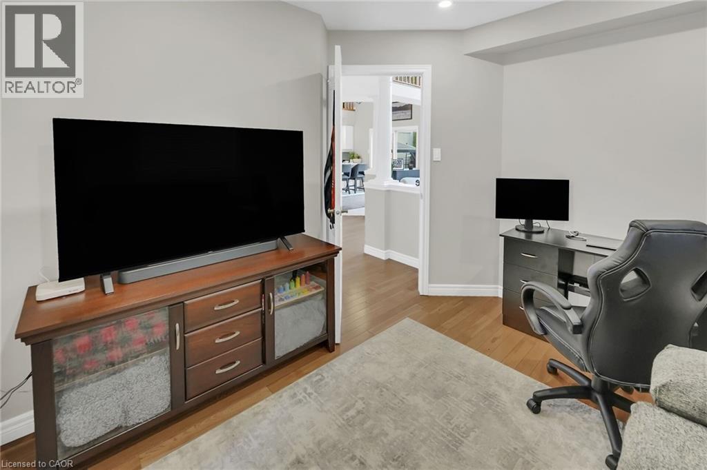 60 Gage Street, Grimsby, Ontario  L3M 5E4 - Photo 27 - 40769944