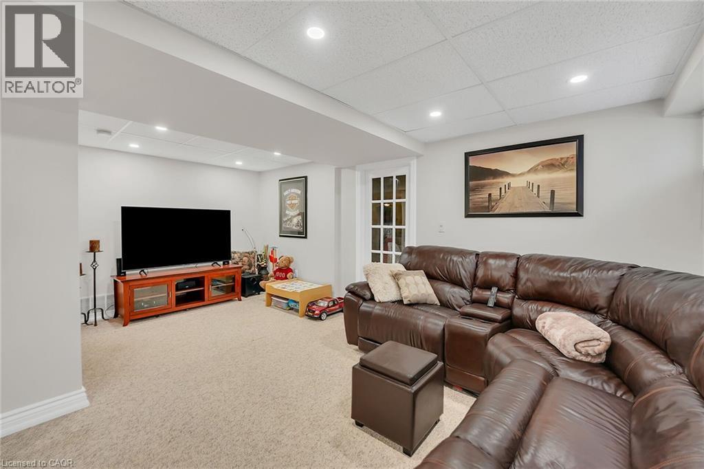 60 Gage Street, Grimsby, Ontario  L3M 5E4 - Photo 42 - 40769944