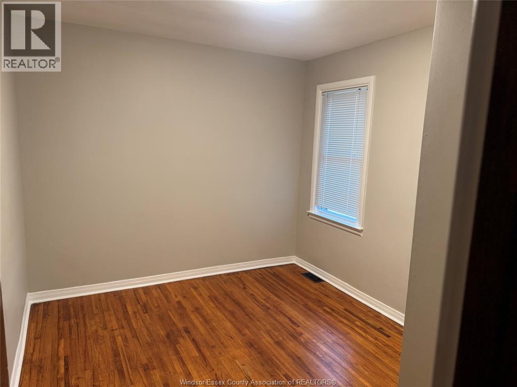 3088 Parkwood Avenue, Windsor, Ontario  N8W 2K4 - Photo 5 - 25028100