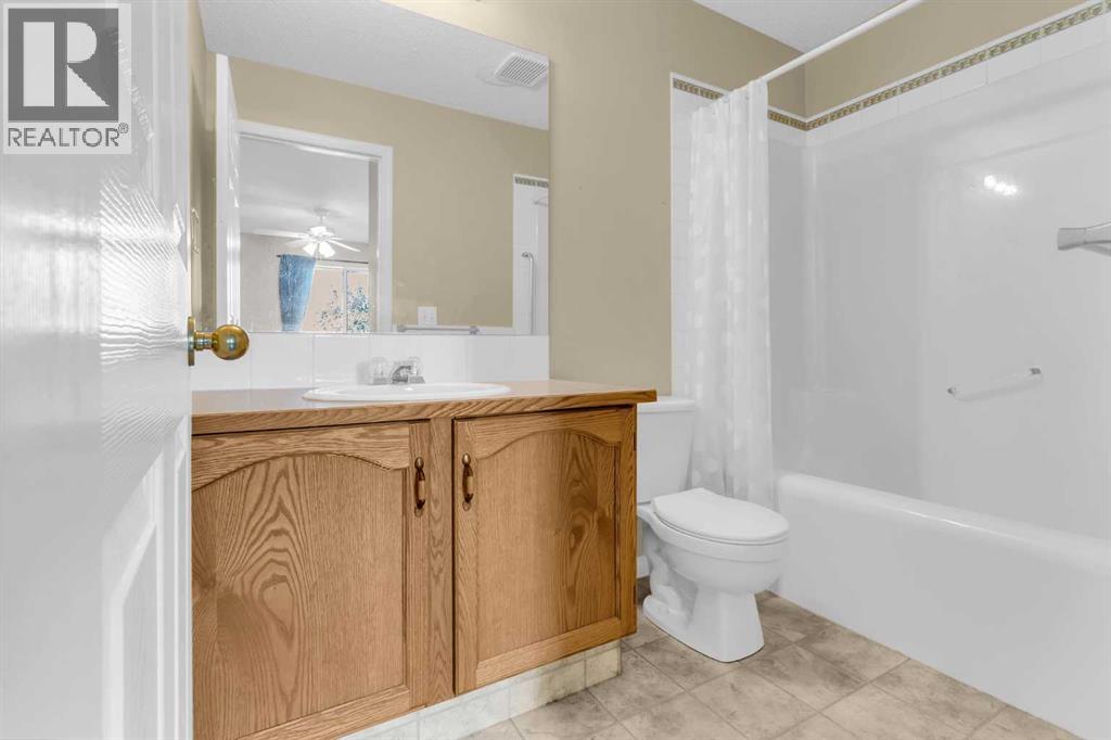 110 West Creek Bay, Chestermere, Alberta  T1X 1K7 - Photo 21 - A2262218