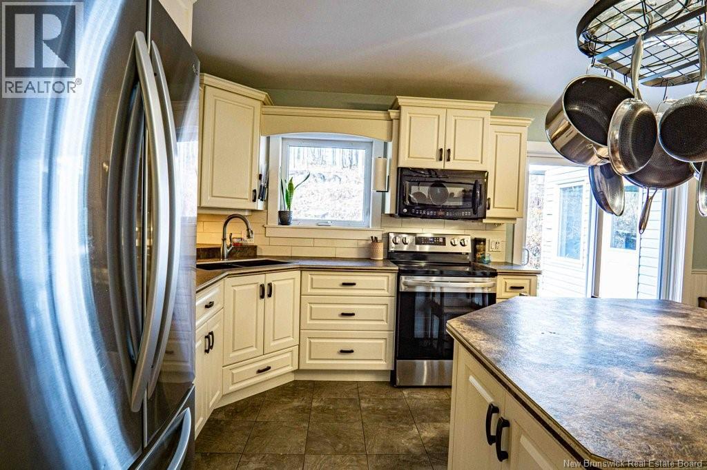 18 Hillsleigh Court, Douglas, New Brunswick  E3G 7Y9 - Photo 7 - NB129674