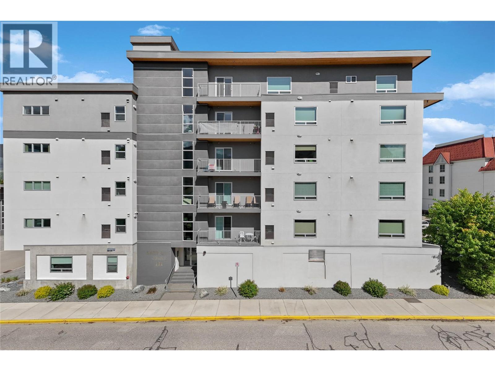 131 Harbourfront Drive NE Unit# 302, salmon arm, British Columbia