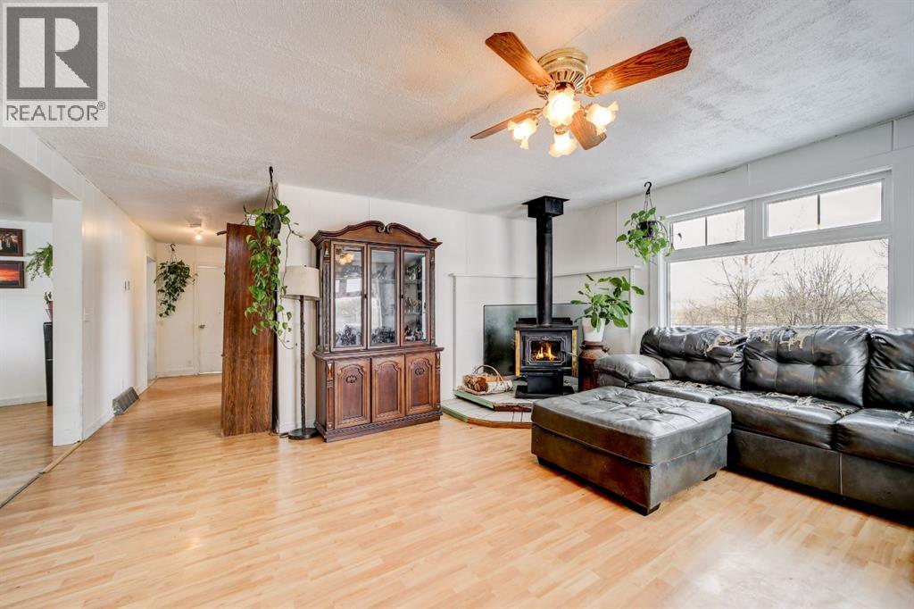 1227 Twp Rd 70, Cowley, Alberta  T0K 0P0 - Photo 15 - A2201969