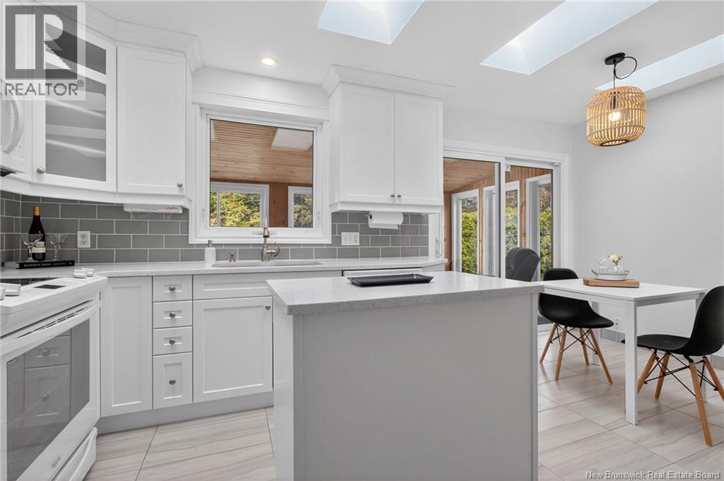 103 Labrosse, Moncton, New Brunswick  E1A 4W9 - Photo 5 - NB129702