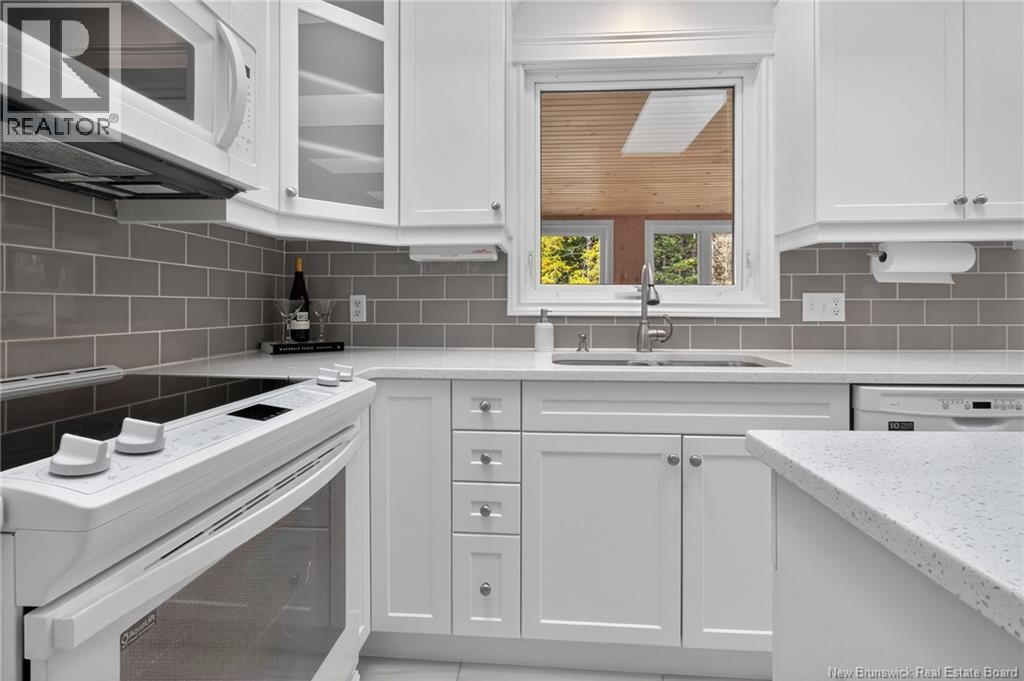 103 Labrosse, Moncton, New Brunswick  E1A 4W9 - Photo 6 - NB129702