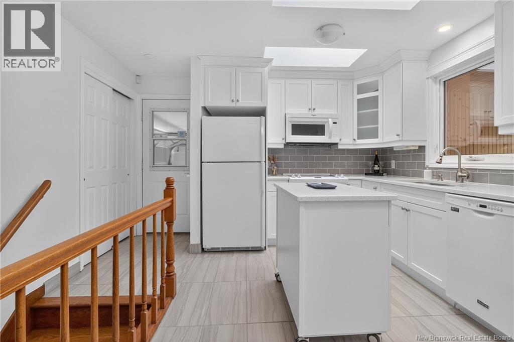 103 Labrosse, Moncton, New Brunswick  E1A 4W9 - Photo 11 - NB129702