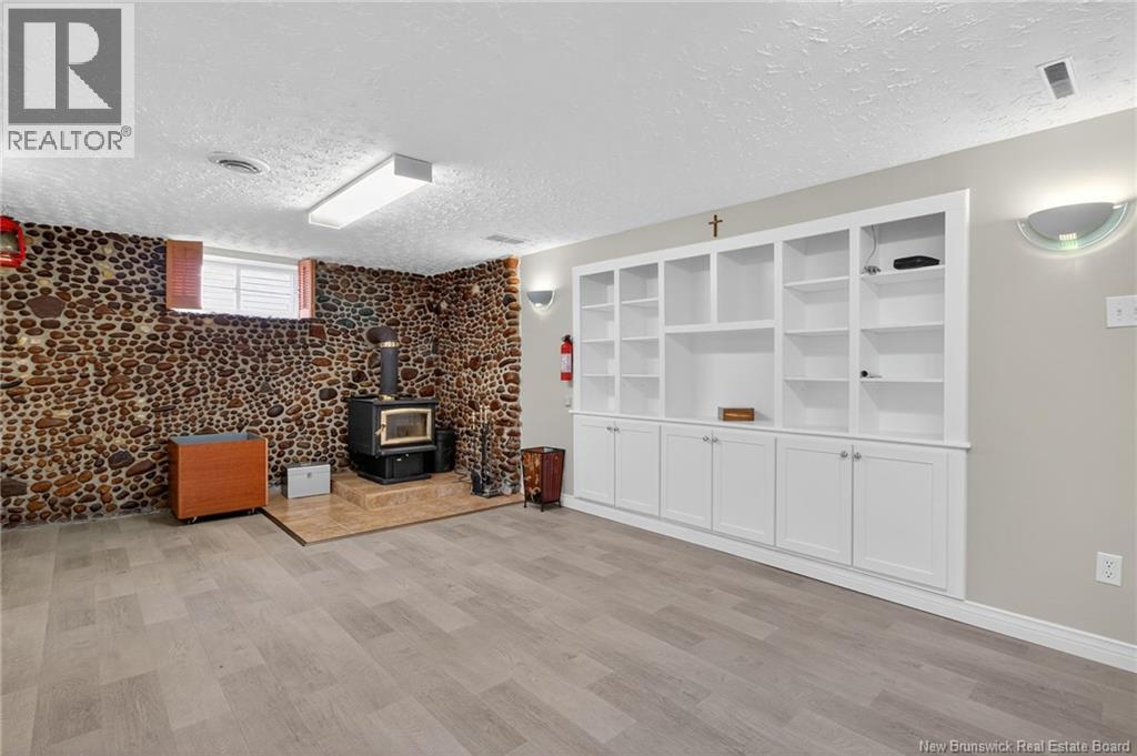 103 Labrosse, Moncton, New Brunswick  E1A 4W9 - Photo 31 - NB129702