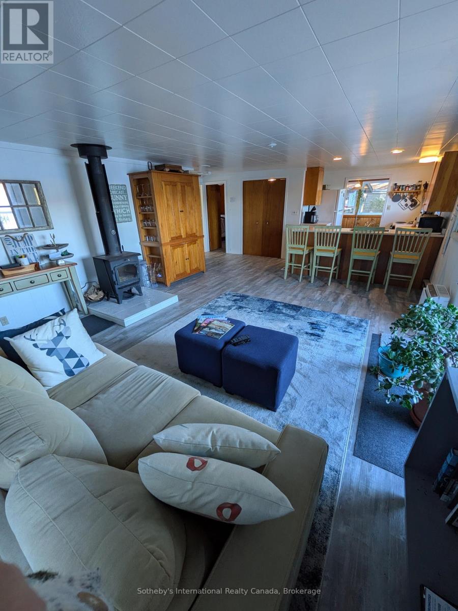 1063 Whiteside Road, Muskoka Lakes, Ontario P0B 1J0 - Photo 6 - X12513662